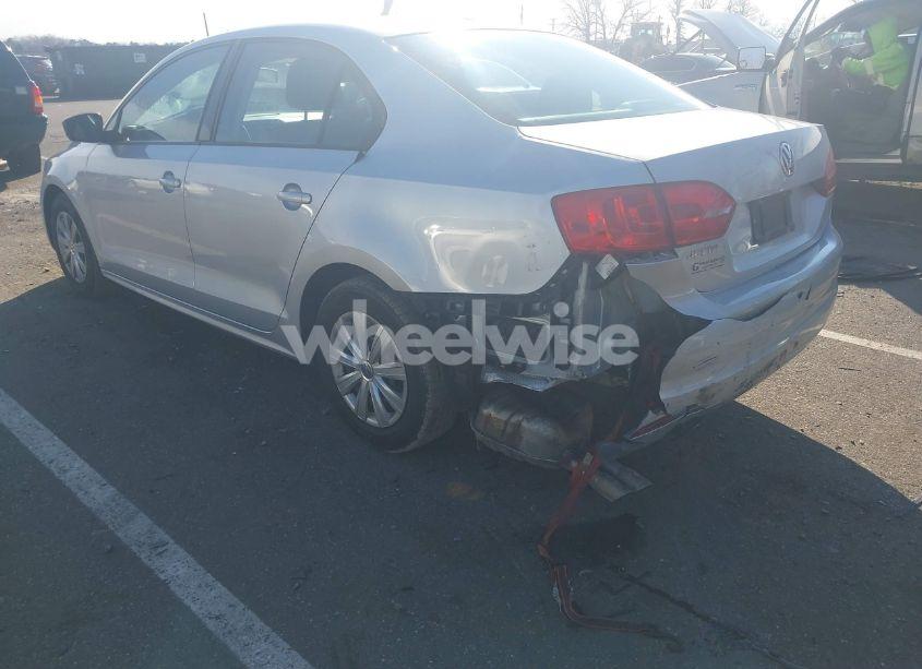 Photo 6 of 2013 Volkswagen Jetta 2.0L S (VIN 3VW2K7AJ3DM253560)