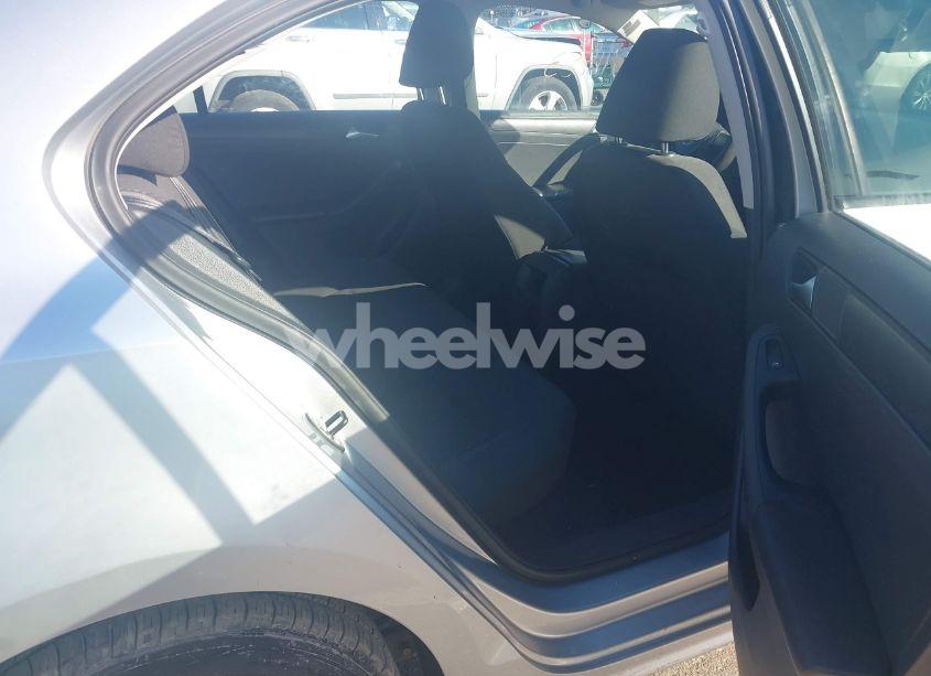 Photo 8 of 2013 Volkswagen Jetta 2.0L S (VIN 3VW2K7AJ3DM253560)