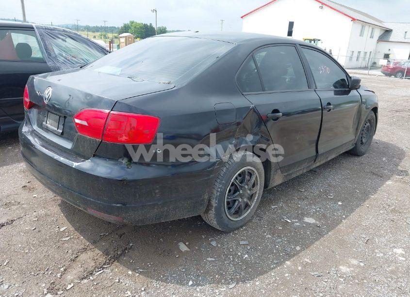 Photo 4 of 2013 Volkswagen Jetta 2.0L S (VIN 3VW2K7AJ3DM287093)