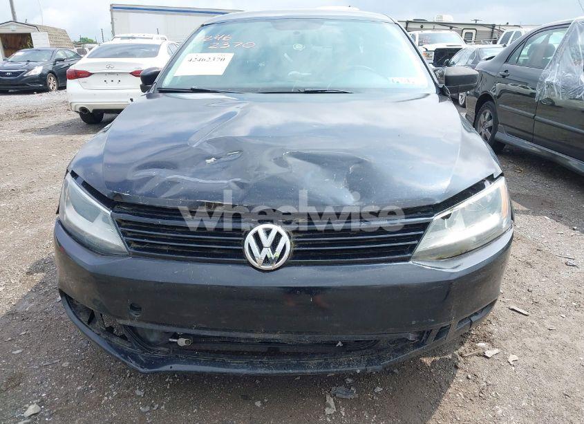 Photo 6 of 2013 Volkswagen Jetta 2.0L S (VIN 3VW2K7AJ3DM287093)
