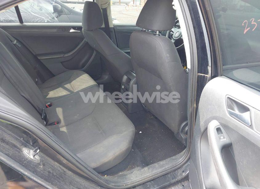 Photo 8 of 2013 Volkswagen Jetta 2.0L S (VIN 3VW2K7AJ3DM287093)