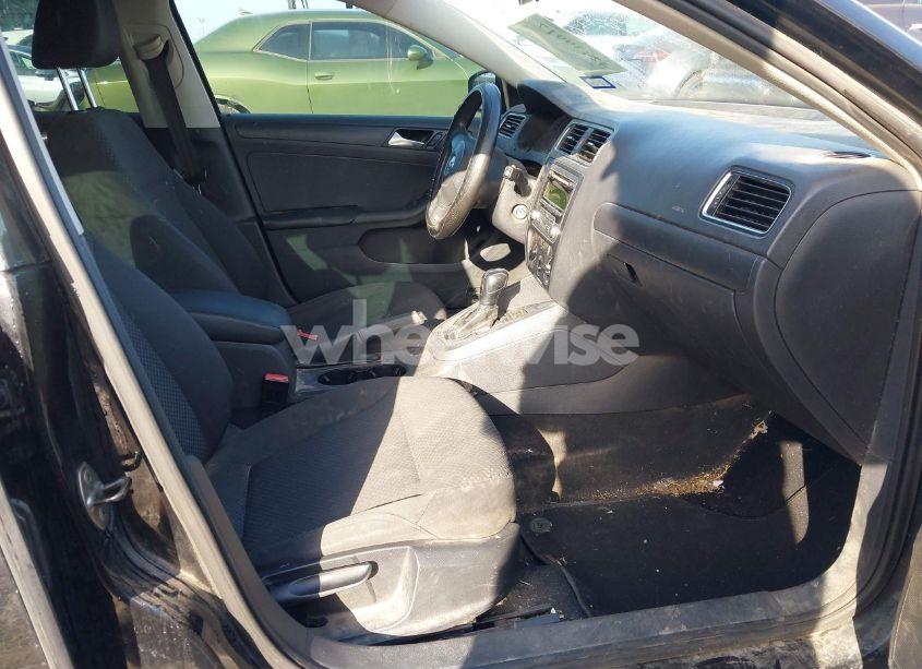 Photo 5 of 2013 Volkswagen Jetta 2.0L S (VIN 3VW2K7AJ3DM297350)