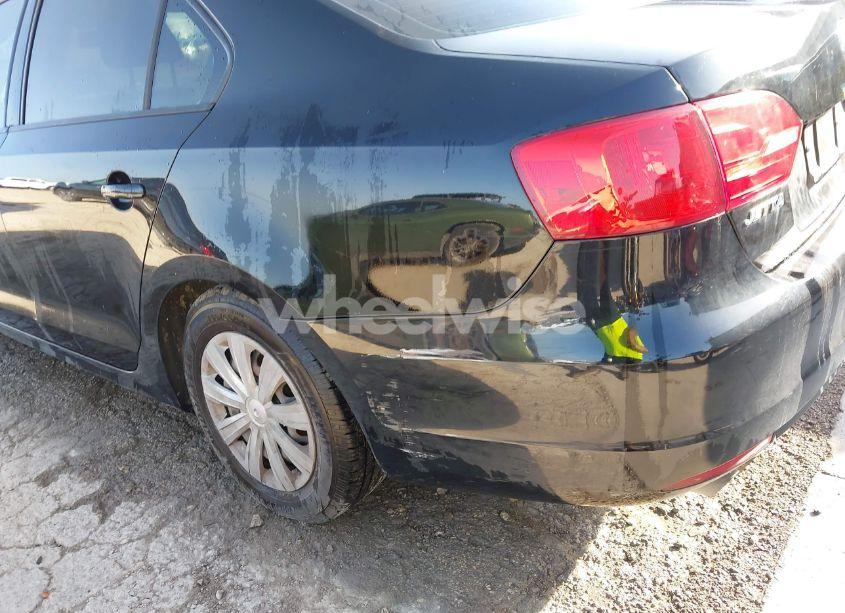 Photo 6 of 2013 Volkswagen Jetta 2.0L S (VIN 3VW2K7AJ3DM297350)