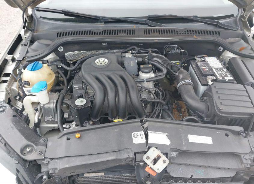 Photo 10 of 2013 Volkswagen Jetta 2.0L S (VIN 3VW2K7AJ3DM300084)