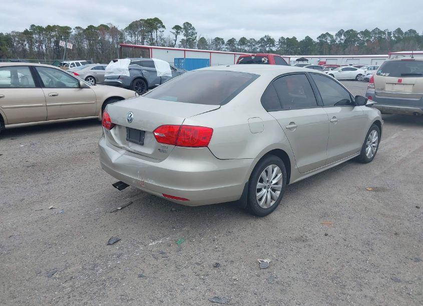 Photo 4 of 2013 Volkswagen Jetta 2.0L S (VIN 3VW2K7AJ3DM300084)