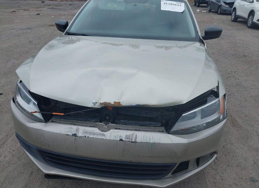 Photo 6 of 2013 Volkswagen Jetta 2.0L S (VIN 3VW2K7AJ3DM300084)