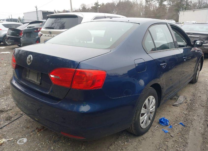 Photo 4 of 2013 Volkswagen Jetta 2.0L S (VIN 3VW2K7AJ3DM310632)