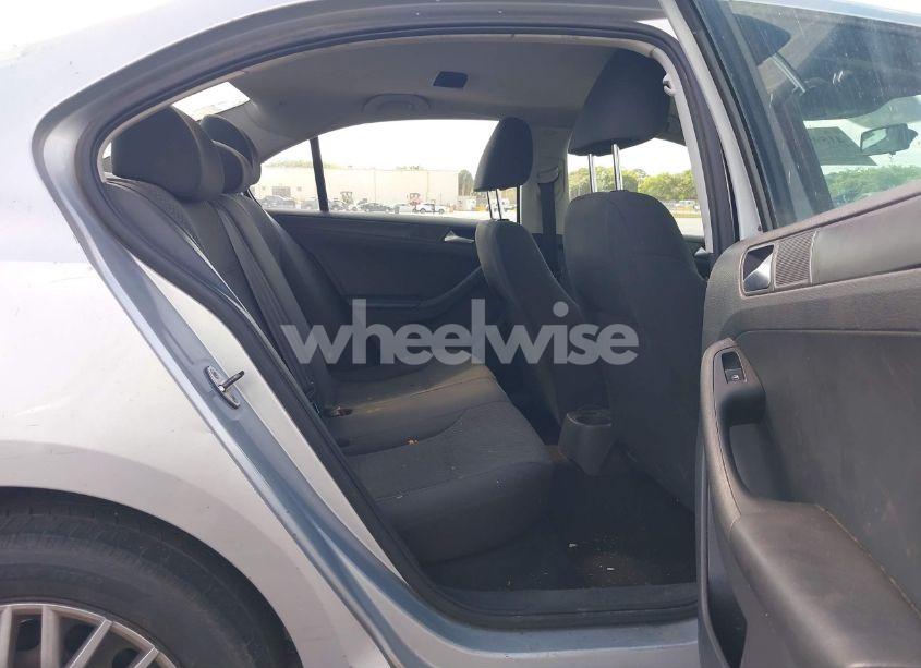 Photo 8 of 2013 Volkswagen Jetta 2.0L S (VIN 3VW2K7AJ3DM367526)