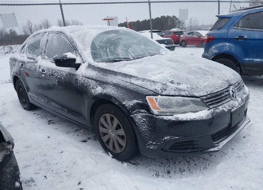 2013 Volkswagen Jetta 2.0L S (VIN 3VW2K7AJ3DM399022) main photo
