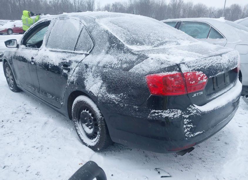 Photo 3 of 2013 Volkswagen Jetta 2.0L S (VIN 3VW2K7AJ3DM399022)