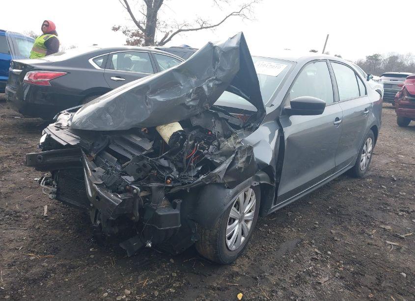 Photo 2 of 2014 Volkswagen Jetta 2.0L S (VIN 3VW2K7AJ3EM304332)