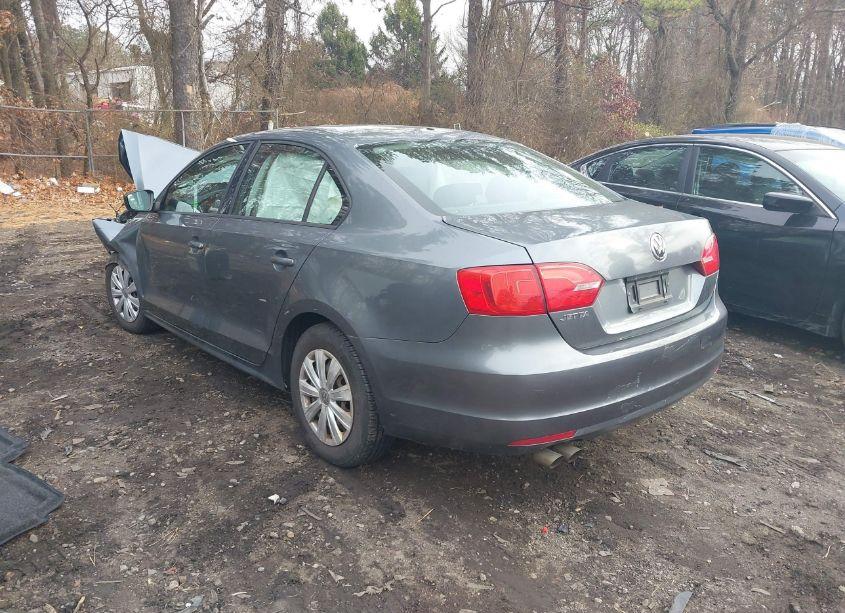 Photo 3 of 2014 Volkswagen Jetta 2.0L S (VIN 3VW2K7AJ3EM304332)