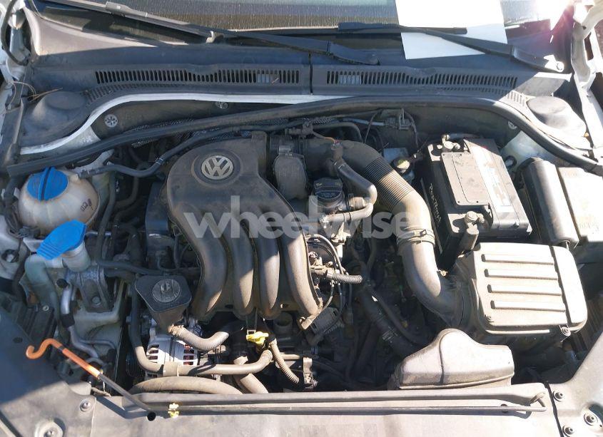 Photo 10 of 2014 Volkswagen Jetta 2.0L S (VIN 3VW2K7AJ3EM384389)