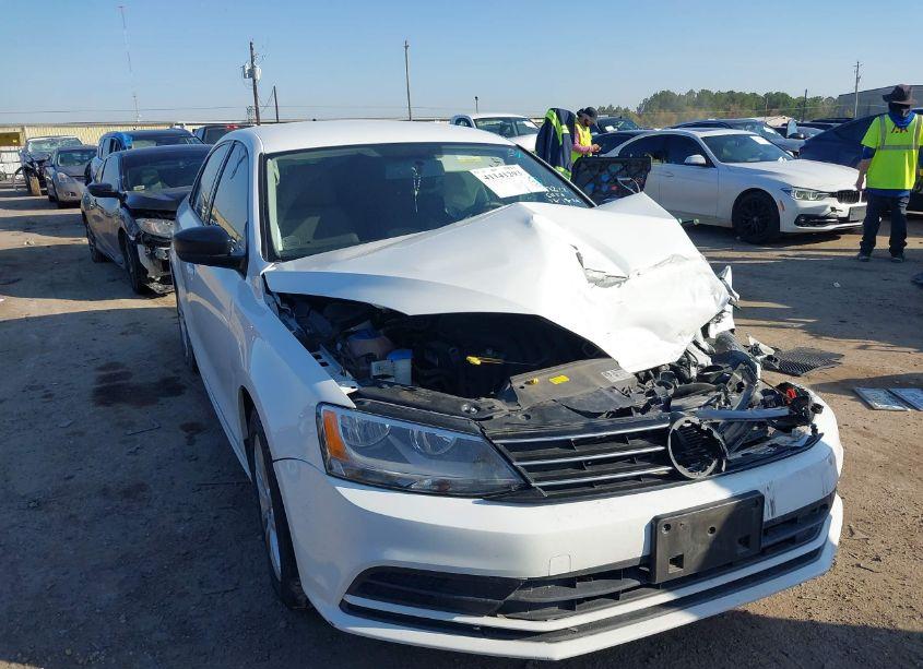 2015 Volkswagen Jetta 2.0L S (VIN 3VW2K7AJ3FM228189) main photo