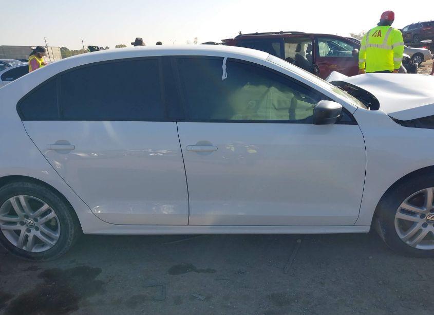 Photo 13 of 2015 Volkswagen Jetta 2.0L S (VIN 3VW2K7AJ3FM228189)