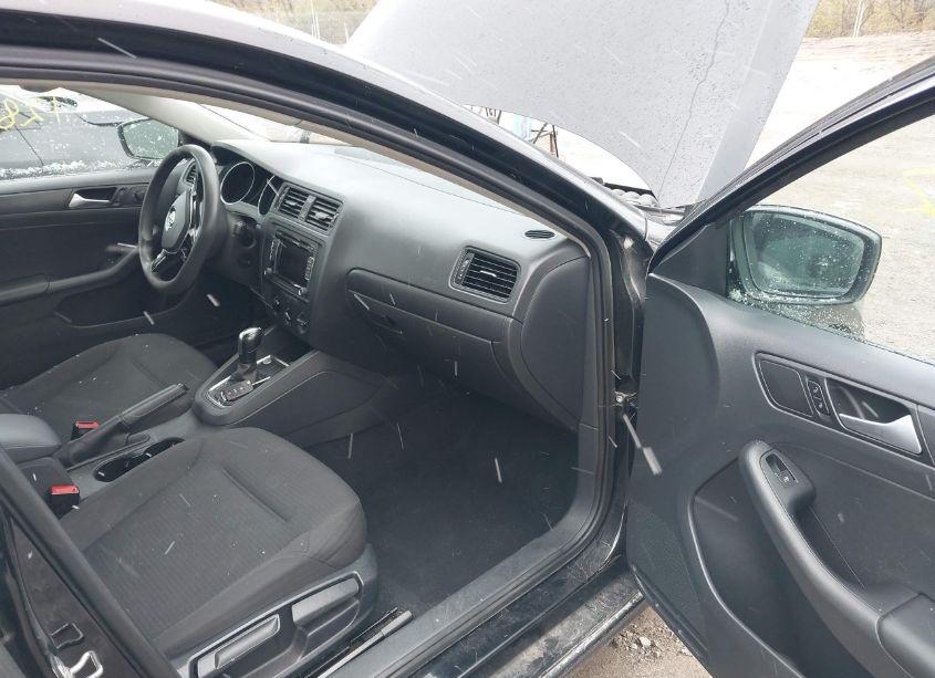 Photo 5 of 2015 Volkswagen Jetta 2.0L S (VIN 3VW2K7AJ3FM250001)