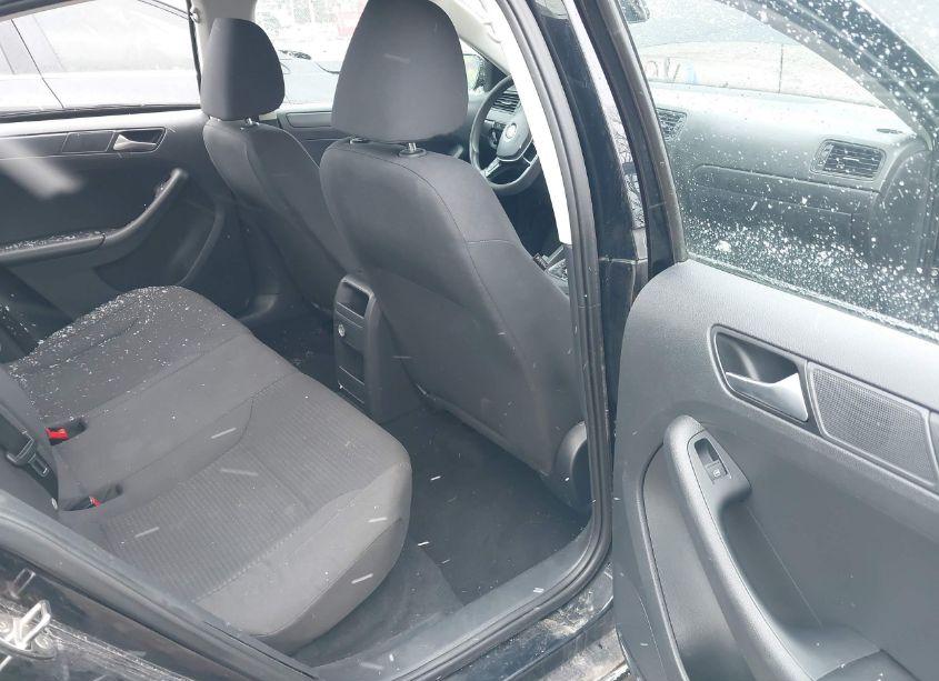 Photo 8 of 2015 Volkswagen Jetta 2.0L S (VIN 3VW2K7AJ3FM250001)