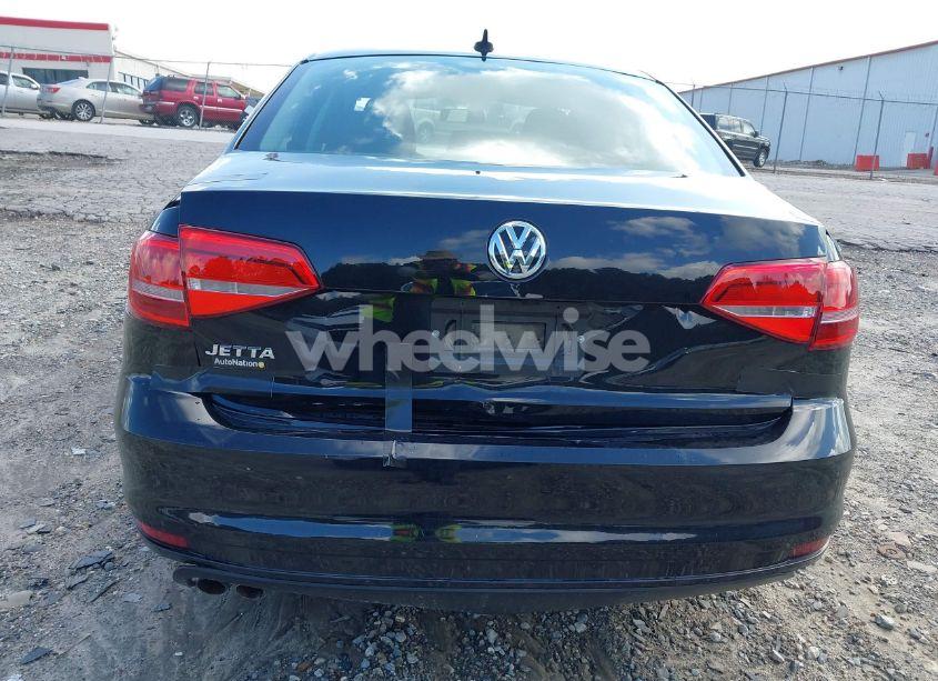 Photo 6 of 2015 Volkswagen Jetta 2.0L S (VIN 3VW2K7AJ3FM296508)