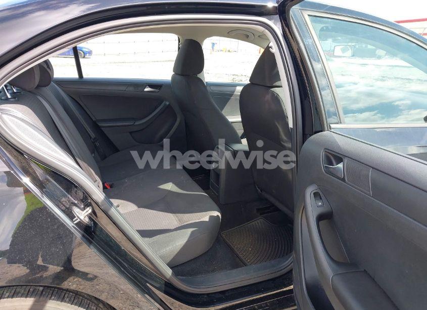 Photo 8 of 2015 Volkswagen Jetta 2.0L S (VIN 3VW2K7AJ3FM296508)