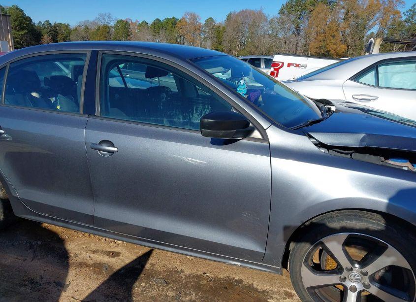 Photo 13 of 2015 Volkswagen Jetta 2.0L S (VIN 3VW2K7AJ3FM297724)