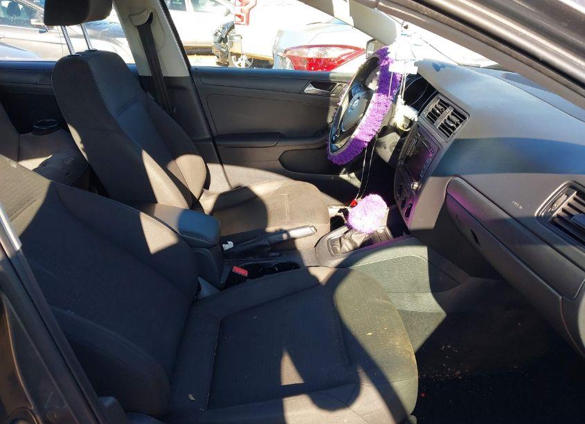 Photo 5 of 2015 Volkswagen Jetta 2.0L S (VIN 3VW2K7AJ3FM297724)