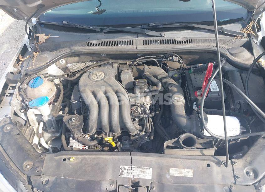 Photo 10 of 2015 Volkswagen Jetta 2.0L S (VIN 3VW2K7AJ3FM358019)