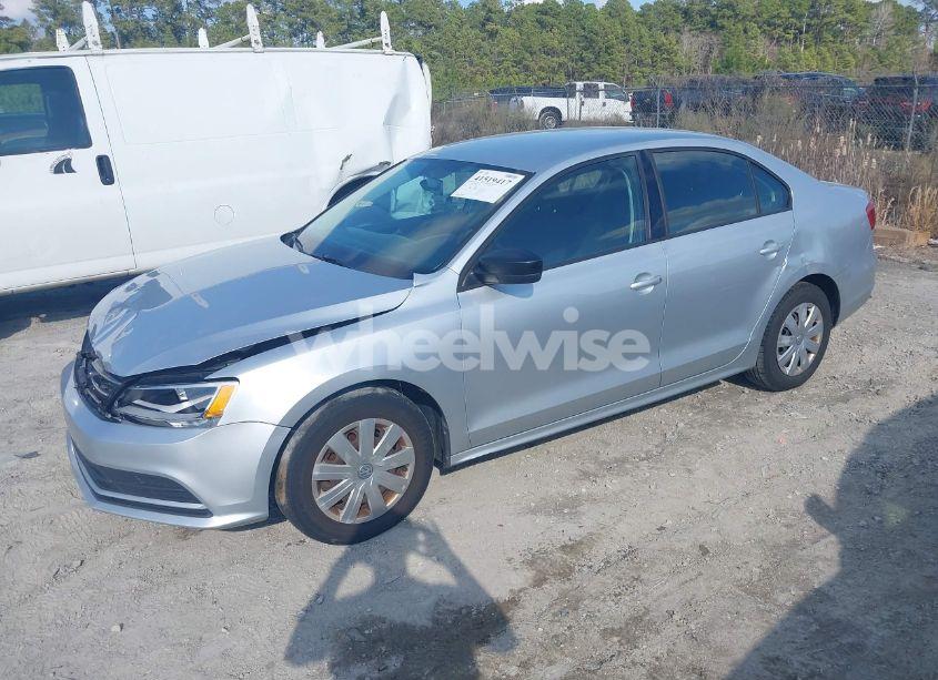 Photo 2 of 2015 Volkswagen Jetta 2.0L S (VIN 3VW2K7AJ3FM358019)
