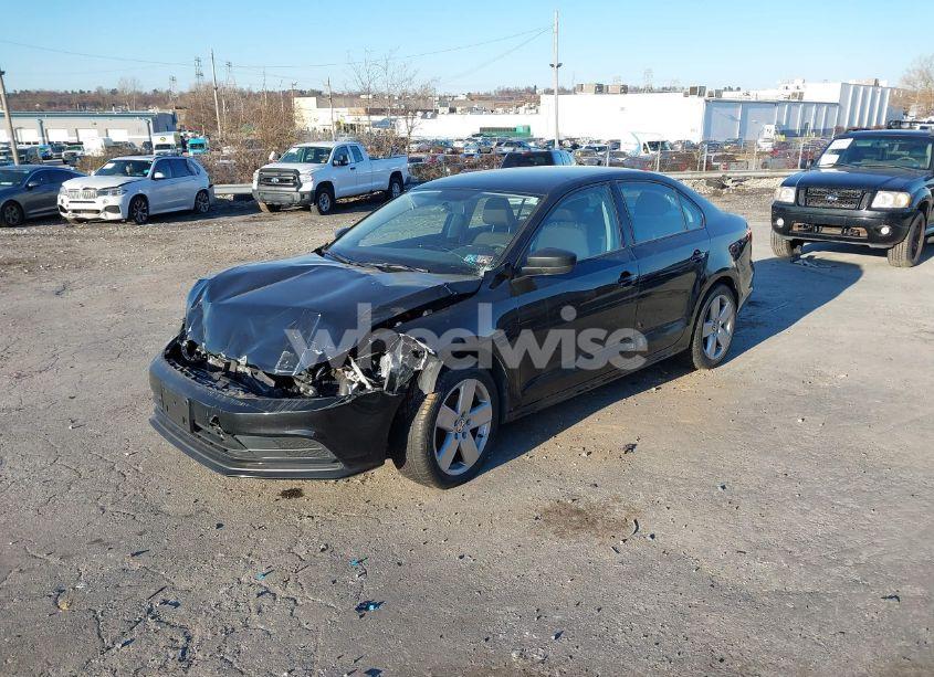 Photo 2 of 2015 Volkswagen Jetta 2.0L S (VIN 3VW2K7AJ3FM425315)