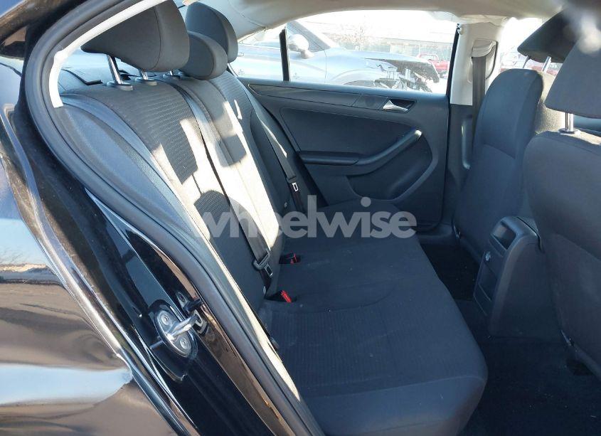 Photo 8 of 2015 Volkswagen Jetta 2.0L S (VIN 3VW2K7AJ3FM425315)