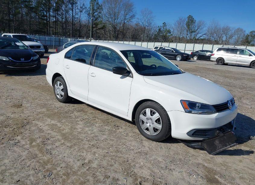 2011 Volkswagen Jetta 2.0L S (VIN 3VW2K7AJ4BM060203) main photo