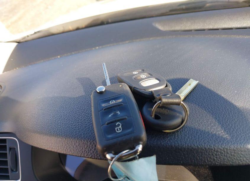 Photo 11 of 2011 Volkswagen Jetta 2.0L S (VIN 3VW2K7AJ4BM060203)