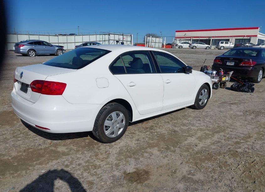 Photo 4 of 2011 Volkswagen Jetta 2.0L S (VIN 3VW2K7AJ4BM060203)