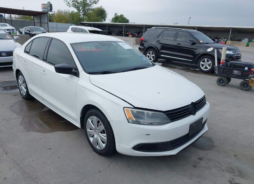 2011 Volkswagen Jetta 2.0L S (VIN 3VW2K7AJ4BM388902) main photo