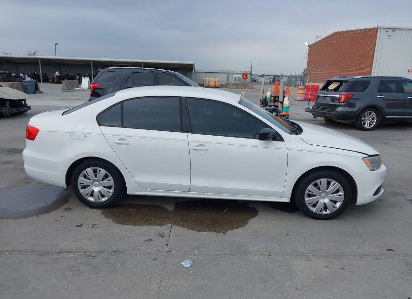 Photo 13 of 2011 Volkswagen Jetta 2.0L S (VIN 3VW2K7AJ4BM388902)