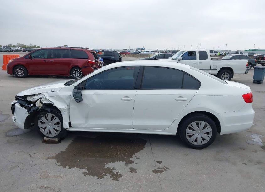 Photo 14 of 2011 Volkswagen Jetta 2.0L S (VIN 3VW2K7AJ4BM388902)