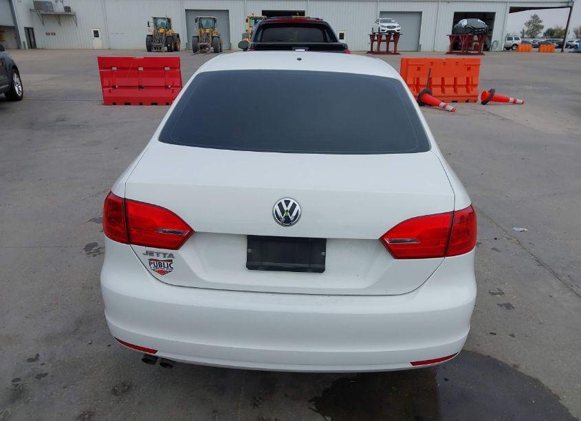 Photo 16 of 2011 Volkswagen Jetta 2.0L S (VIN 3VW2K7AJ4BM388902)