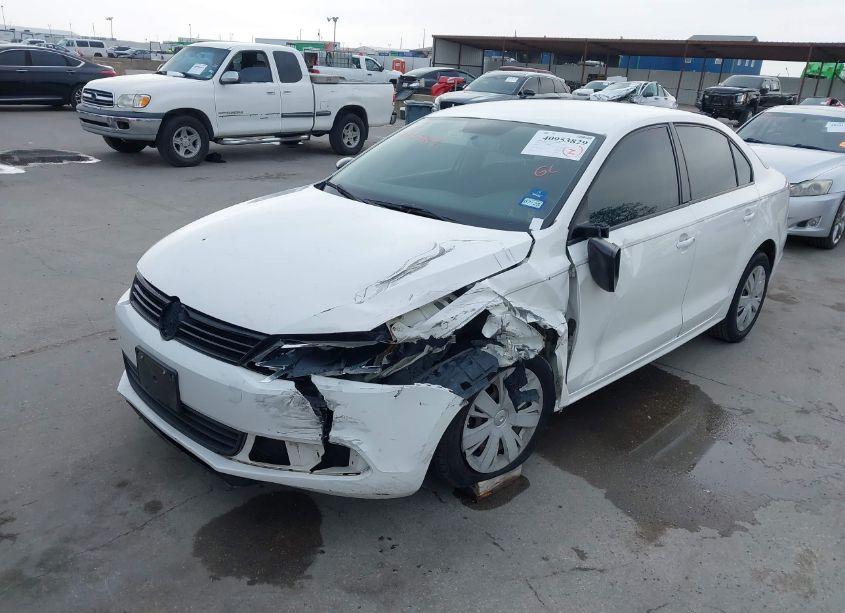 Photo 2 of 2011 Volkswagen Jetta 2.0L S (VIN 3VW2K7AJ4BM388902)