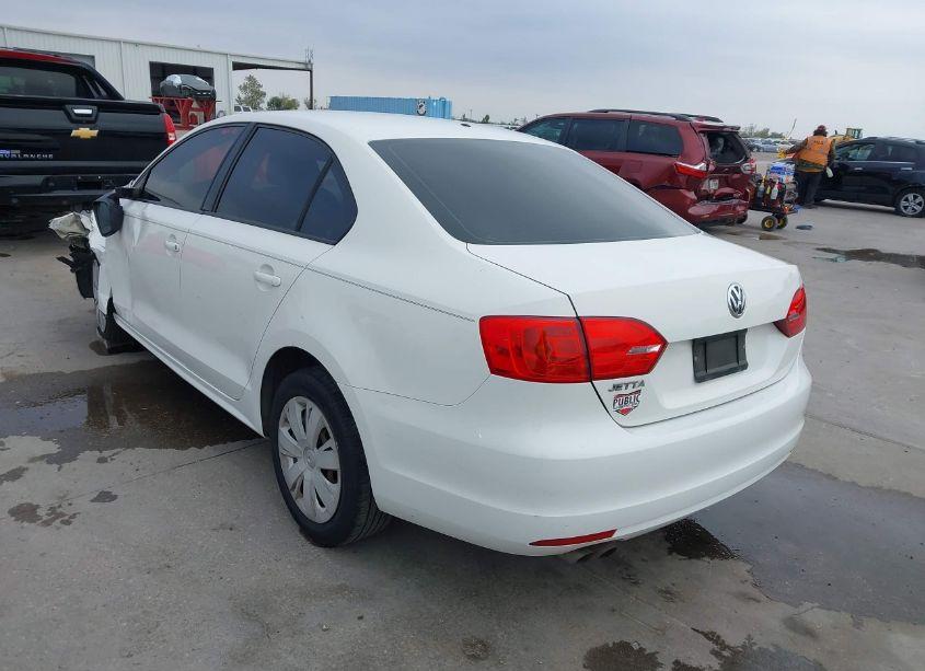 Photo 3 of 2011 Volkswagen Jetta 2.0L S (VIN 3VW2K7AJ4BM388902)