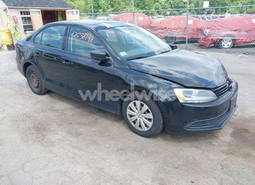 2011 Volkswagen Jetta 2.0L BASE/2.0L S (VIN 3VW2K7AJ4BM391069) main photo