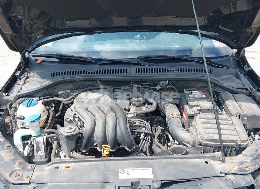 Photo 10 of 2011 Volkswagen Jetta 2.0L BASE/2.0L S (VIN 3VW2K7AJ4BM391069)