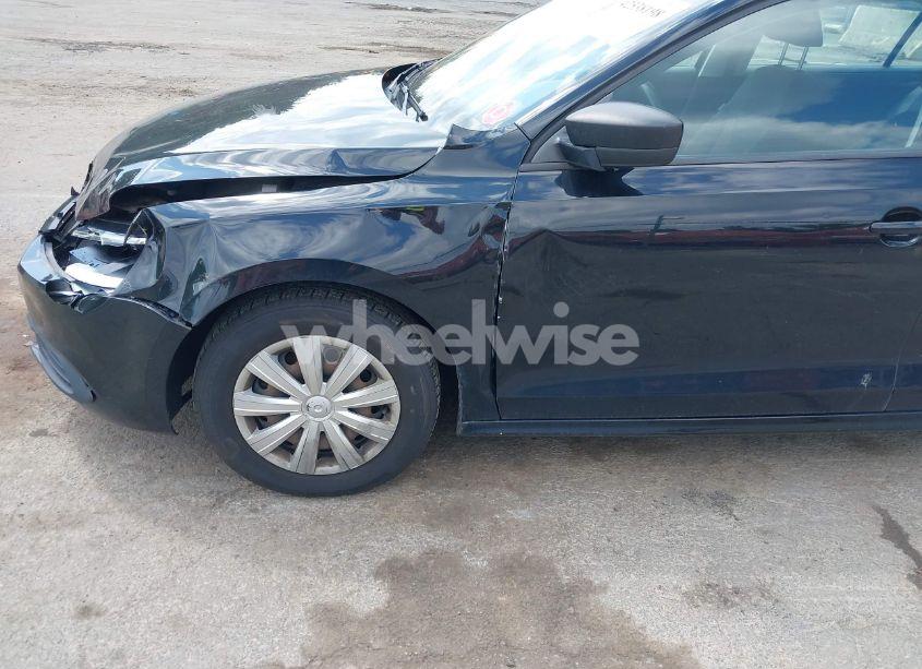 Photo 19 of 2011 Volkswagen Jetta 2.0L BASE/2.0L S (VIN 3VW2K7AJ4BM391069)