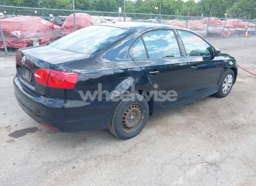 Photo 4 of 2011 Volkswagen Jetta 2.0L BASE/2.0L S (VIN 3VW2K7AJ4BM391069)