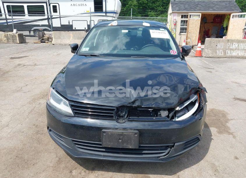 Photo 6 of 2011 Volkswagen Jetta 2.0L BASE/2.0L S (VIN 3VW2K7AJ4BM391069)
