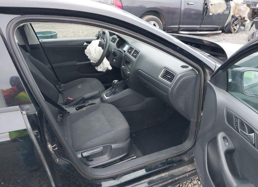 Photo 5 of 2012 Volkswagen Jetta 2.0L S (VIN 3VW2K7AJ4CM309956)