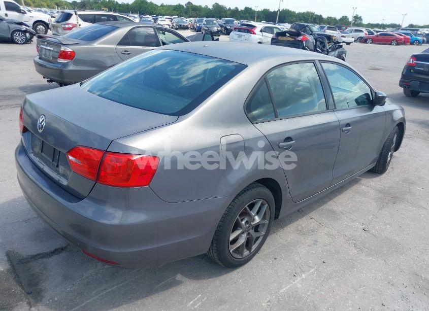 Photo 4 of 2012 Volkswagen Jetta 2.0L S (VIN 3VW2K7AJ4CM402220)