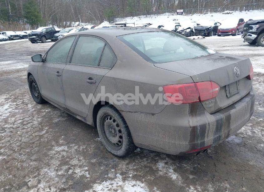 Photo 3 of 2013 Volkswagen Jetta 2.0L S (VIN 3VW2K7AJ4DM214606)