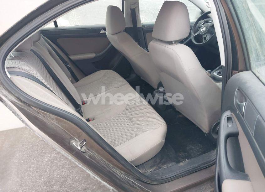 Photo 8 of 2013 Volkswagen Jetta 2.0L S (VIN 3VW2K7AJ4DM214606)