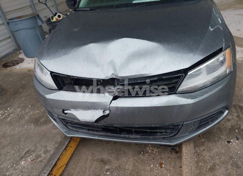 Photo 6 of 2013 Volkswagen Jetta 2.0L S (VIN 3VW2K7AJ4DM216470)