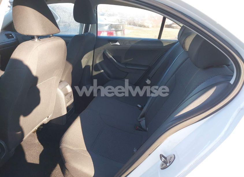 Photo 8 of 2013 Volkswagen Jetta 2.0L BASE/2.0L S (VIN 3VW2K7AJ4DM313894)