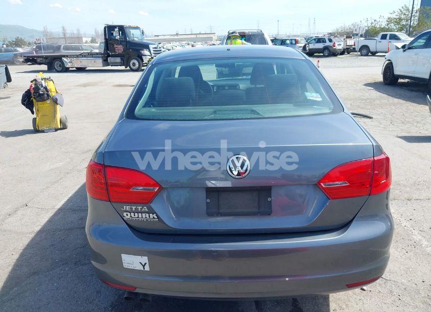 Photo 17 of 2013 Volkswagen Jetta 2.0L S (VIN 3VW2K7AJ4DM369446)